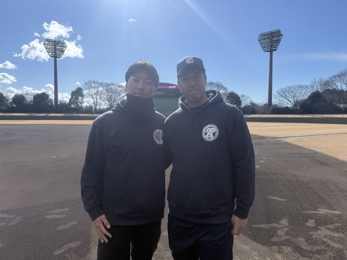 ryokinami27's tweet photo. TEAM青柳の自主トレが終了しました☺️
サポートをする中で感じたのが、なんのためにその練習をしているのか？の追求です。
目的があるからその練習をする。
ボールを投げているのだけど、違ったところに意識があったりで、やっぱり深いなと。
とても学びのある時間でした😊 https://t.co/it4iQbs5UF