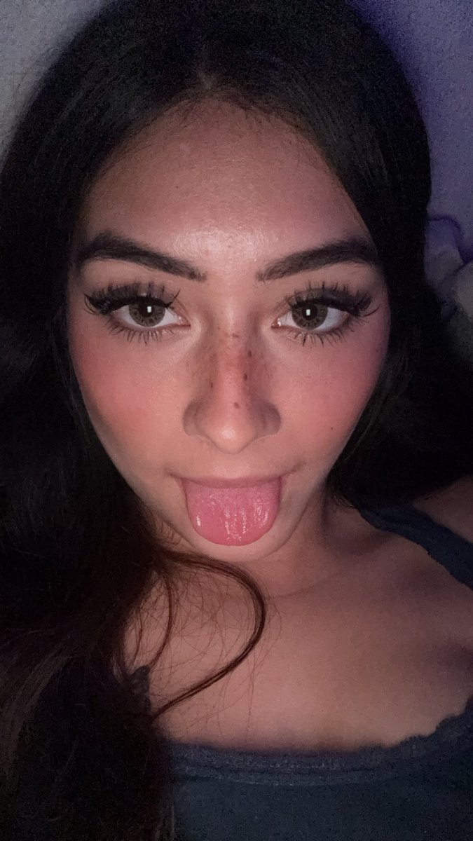 allboutlizzy tweet media
