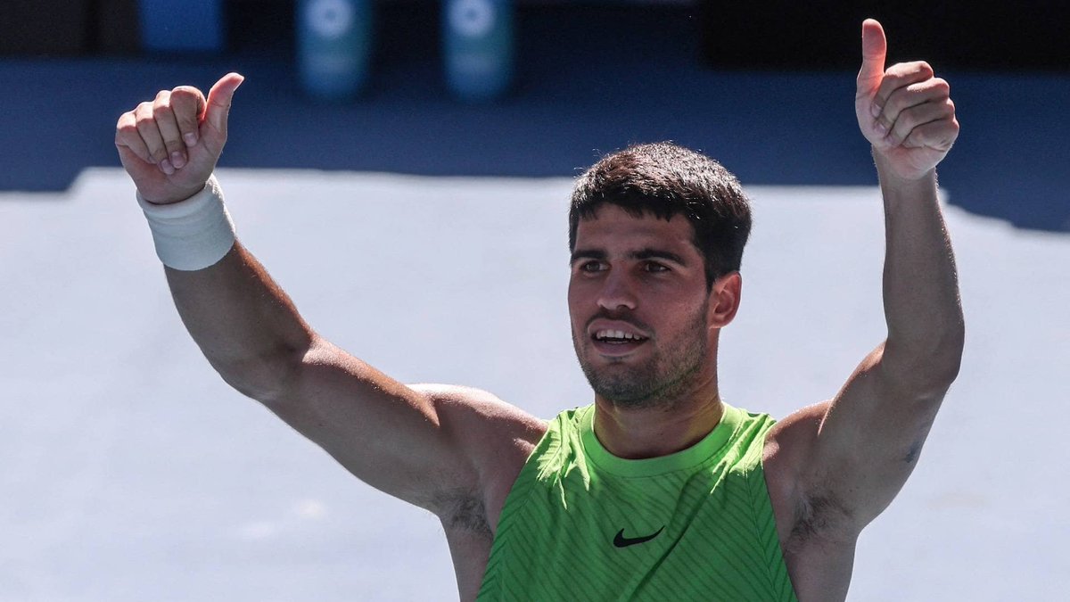 Mat_tttm's tweet image. 🇪🇸 Carlos Alcaraz le gana a 🇺🇲 Tommy Paul por 7-6(6), 6-4, 7-5 y llega por tercera vez a los CF del Australian Open.
Llega a su victoria n°88 en Grand Slam.
#AO26