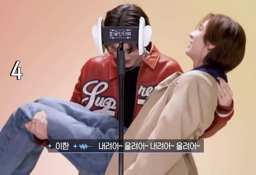 waternf_'s tweet image. 이것 봐
얘네 안는 폼 그대로잖아 ㅋ ㅋ