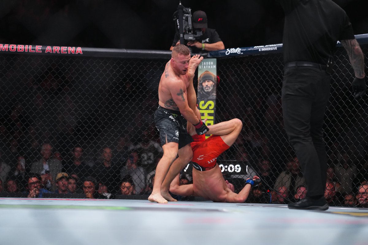 What a scrap in Sin City 🤩

[ #UFC324 | <a href="/Justin_Gaethje/">Justin Gaethje 🇺🇸</a> | <a href="/PaddyTheBaddy/">Paddy Pimblett</a> ]