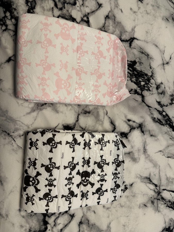 mistressruby111's tweet image. Make your choice