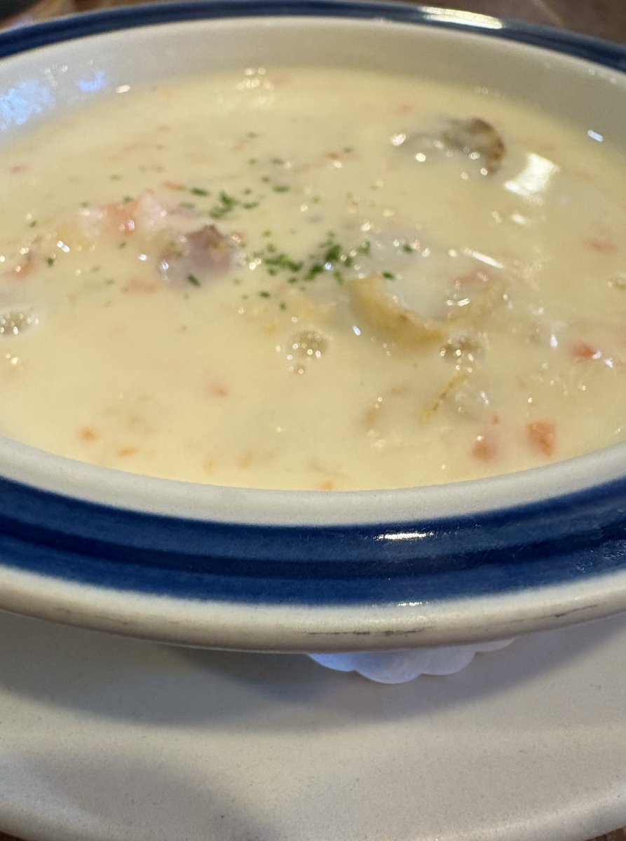 つばめグリル✨
美味しそうだったのでマネしちゃった😆
クラムチャウダーも美味しかった

今日はこれから友人が居る美容院💇‍♂️