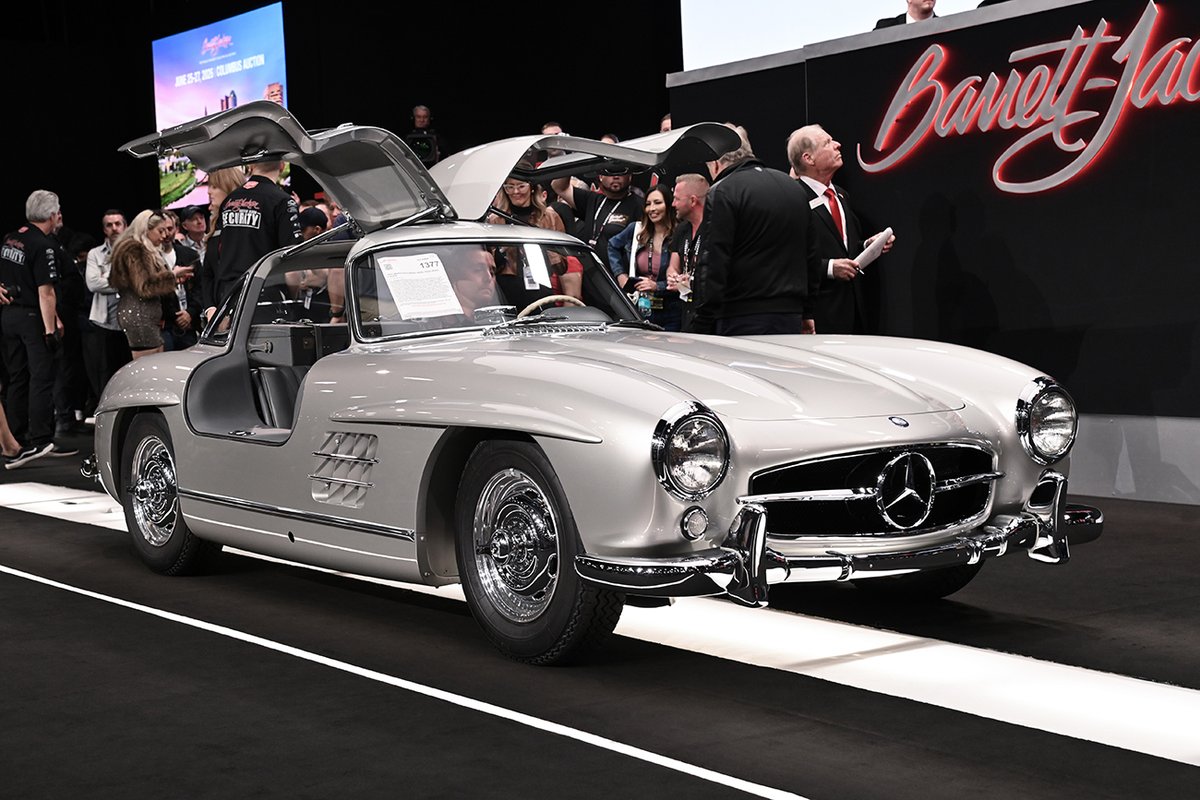 Barrett_Jackson's tweet image. Day 8 of the 2026 #Scottsdale Auction at WestWorld was a nonstop, action-packed #SuperSaturday, presented by @PlayAtGila. 

Read more: bit.ly/SD26TW-Day8of9