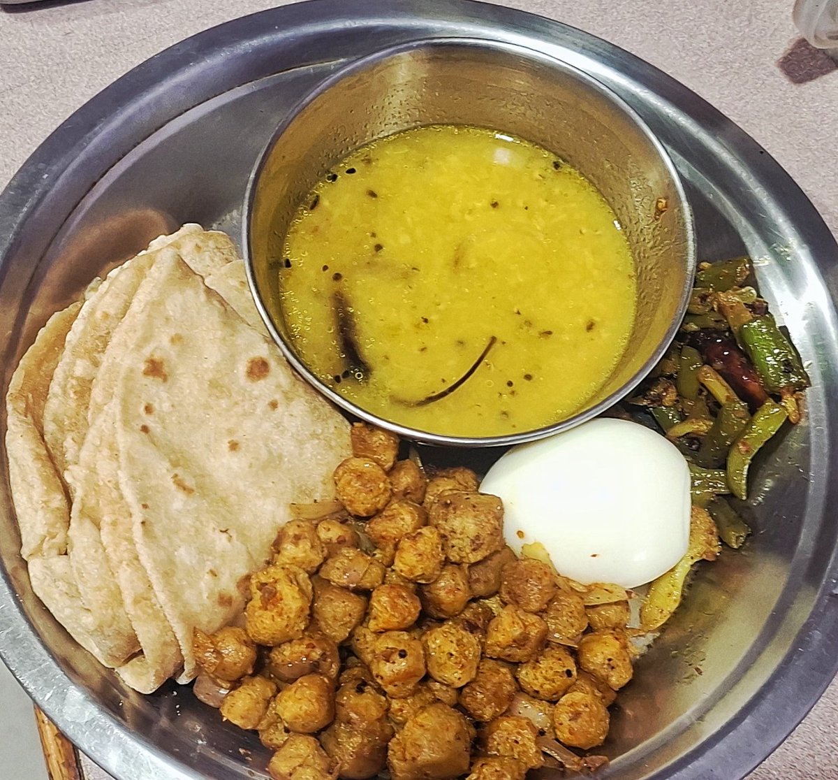 Yesterday's Dinner 
Chapati 
Dal 
Beans 
Egg
Soyachunks