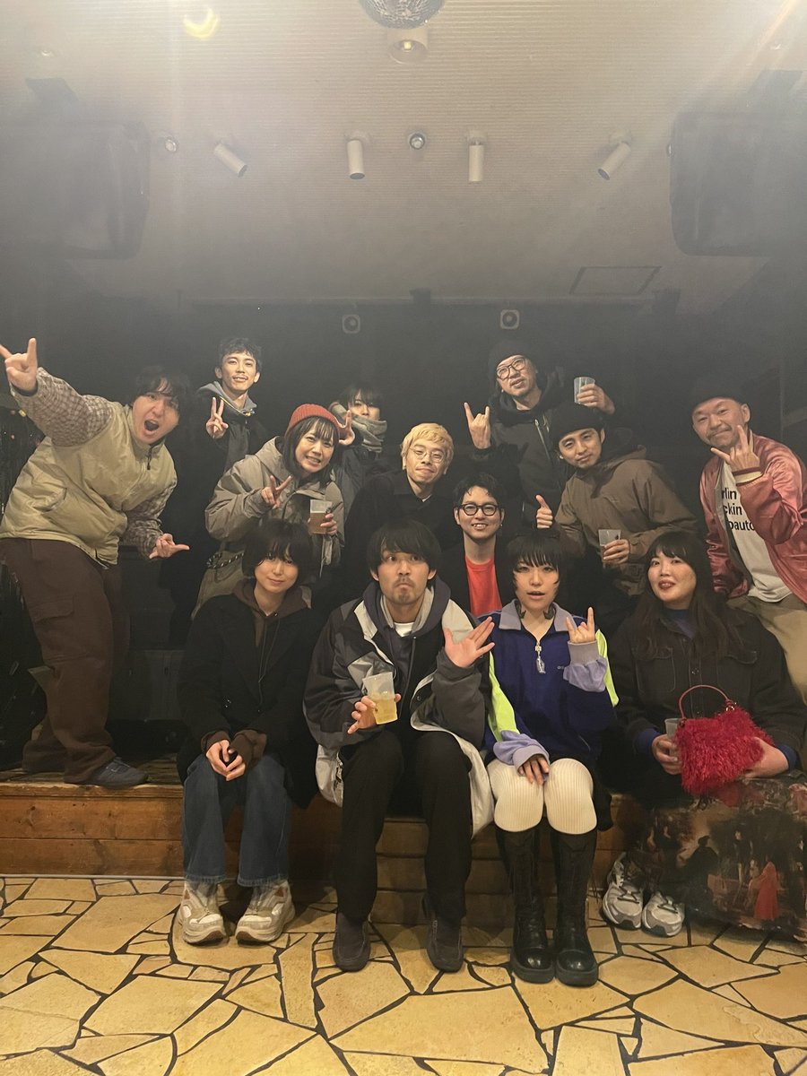 今年も相変わらずSuUと楽しんでいきたいね
そして昨日の夜中に宿で人生ゲームしてたらたくまさんは借金まみれになっていた