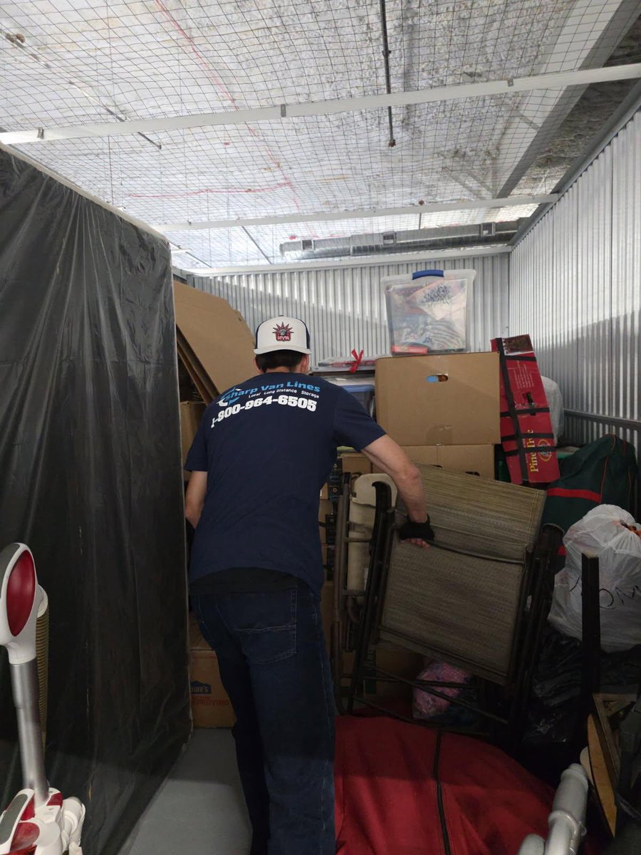 sharpvanlines's tweet image. If your move looks simple on paper but turns into a workout in real life — that’s our territory.

#SharpVanLines #movingday #nycmovers #professionalmovers #localmoving #longdistancemoving #storage #movingservice #strongmovers #boxesandmuscles 💪📦🚚