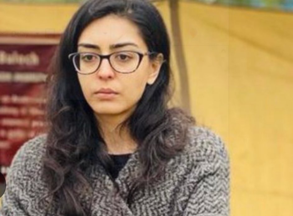 Aun_daha's tweet photo. IMAN MAZARI is a vocal advocate for the rights of persecuted religious and ethnic communities and against human rights violations and abuse especially by the Pakistan Military &amp; security forces. But now she is forcefully arrested.
#ReleaseImanMazari. https://t.co/LWWgEwncru