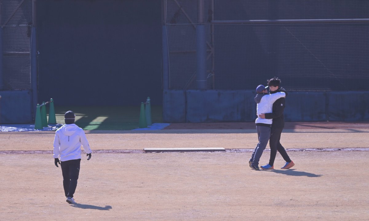 8y54vpzqh7's tweet photo. 田宮選手と柳川選手
今年初対面だったのかな…😊💭
2026.1.25📷 https://t.co/rJKGCiIsov