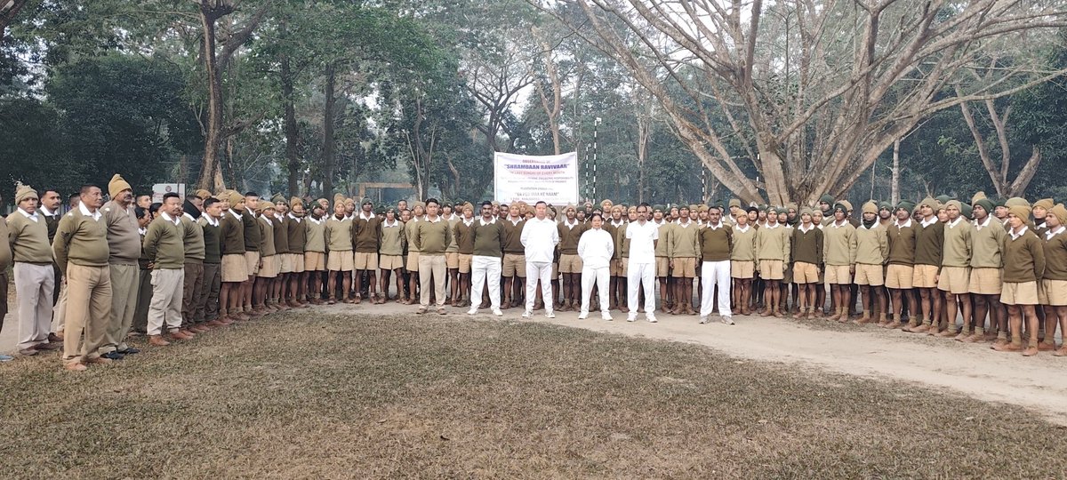 27thapbn's tweet photo. Observed Shramdaan Ravibaar at 27th A.P. Bn campus promoting cleanliness, unity and responsibility.

@CMOfficeAssam @assampolice @DGPAssamPolice @bandakalucky https://t.co/Gdjich8pzv