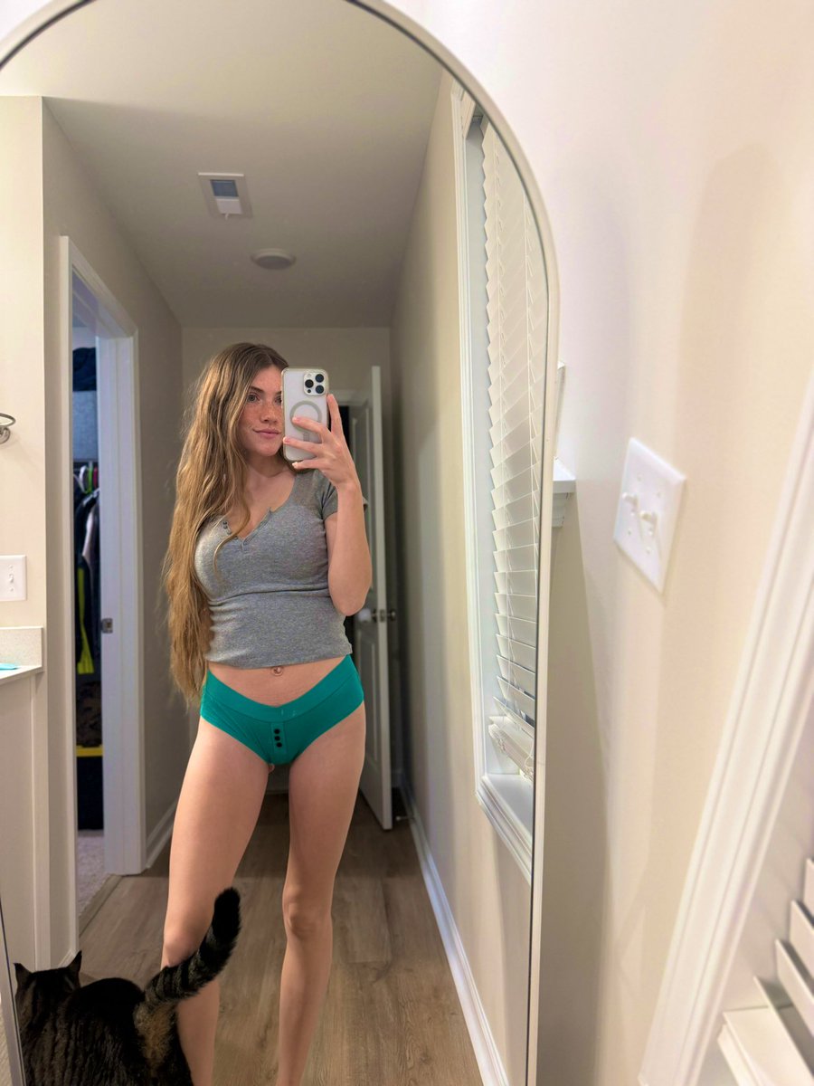 Daisybluebabe tweet media