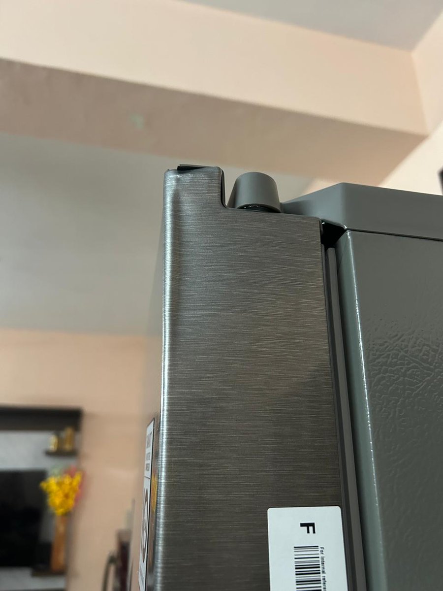 ravisharma_mp's tweet photo. @LGIndia My recent LG refrigerator order (32002549720) arrived damaged, as confirmed by the installation tech. 📦 I've been trying to get a replacement for two days, but no response. 😩 Help! @LGIndia 🆘 https://t.co/bHll6UNXZ5