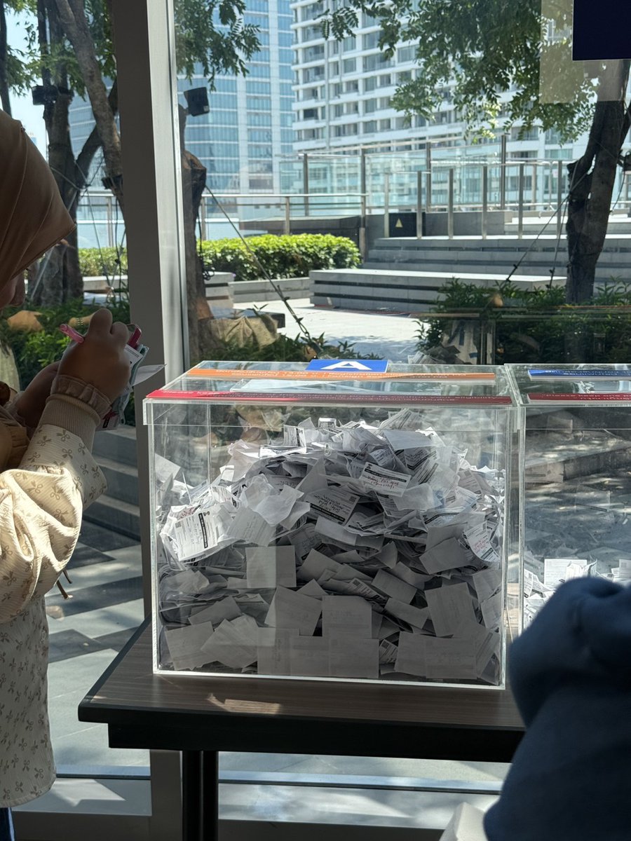 ขอบคุณทุกคนที่รักแล้วก็เอนดูน้องแอลม่อนโปรเกรสนะคะ. งานหนังสือครั้งที่ 2 ก็ยังเหนียวแน่นเหมือนเดิมเลยย 

#Almondbabybigboy
#AlmondProgress
#ด้อมภภ #PSPW