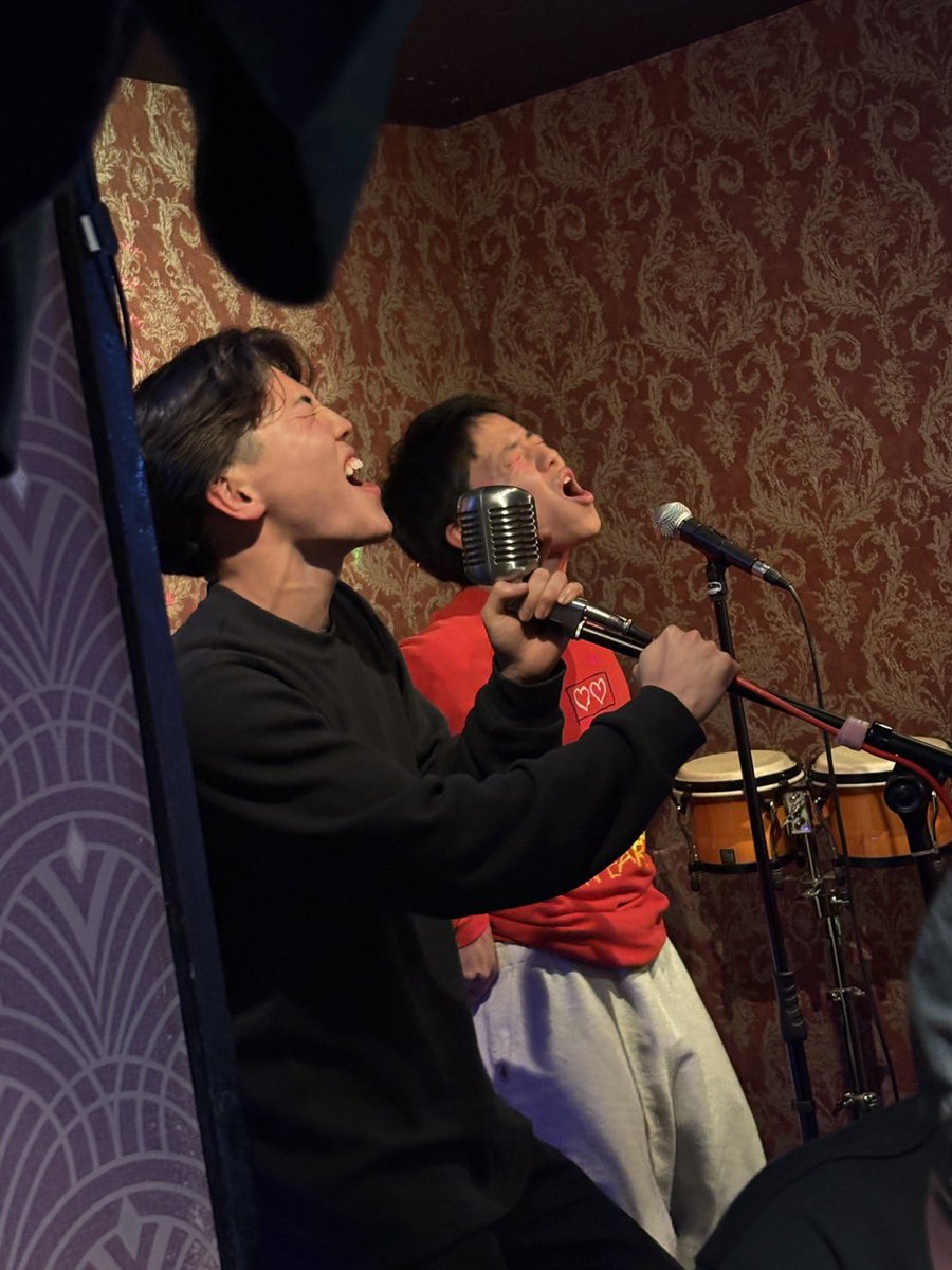 chi_chi_tu's tweet photo. スポーツ面の動画がもうないので僕のファミリー面です。高音で同じ顔、同じ首の角度になる弟です。
最終日なんだよね、どーすんの？寒くするの？正直もうこっちは信じるしかないよ
まさか、寒がらせないよね。
みてるよ
まままままままらーーーーっす！

https://t.co/KDuliE3kdB https://t.co/coe7aTQcvg