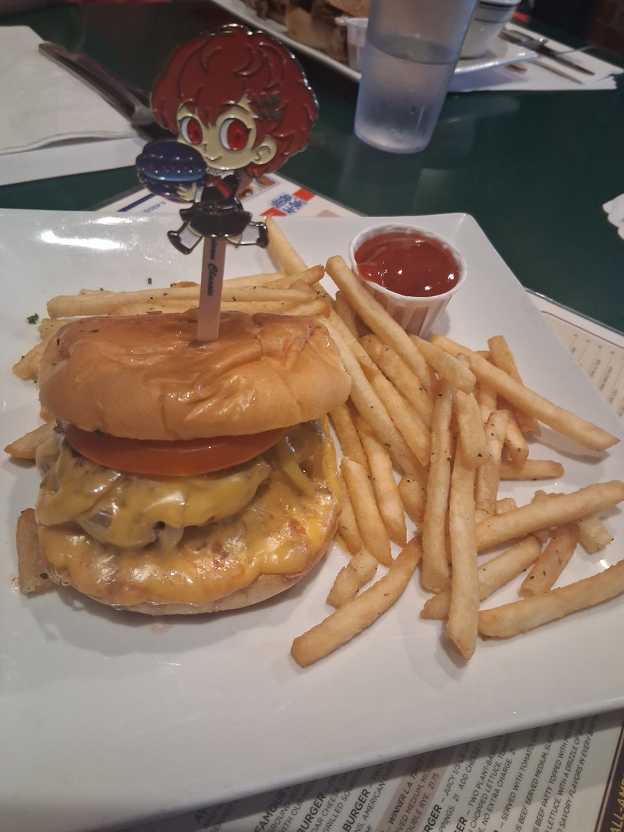 Post Persona Live Concert at the classic Hollywood Mel's Diner! Will eating here increase any of my stats? who knows...