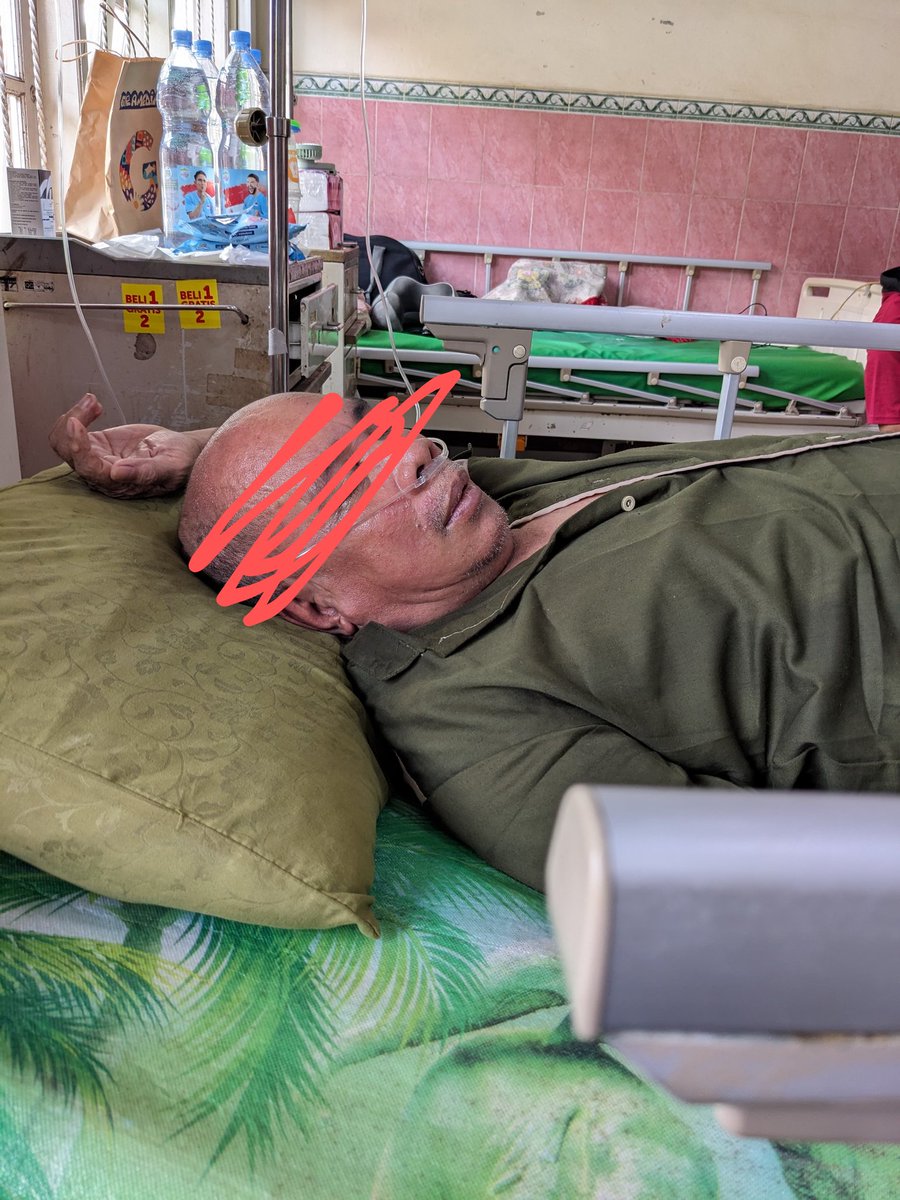 BintangRigel28's tweet image. Saya mau minta tolong buat temen-temen sekalian.
Jadi sekitar jum'at jam 3.40 WIB, ayahku jatuh sakit, nunjukin gejala linglung, terlihat lupa lumayan banyak hal, dan yg paling jelas tubuhnya lemah gk berdaya. Kita gk tau ini gejala apa, karna malam sebelumnya ayah keliatan sehat