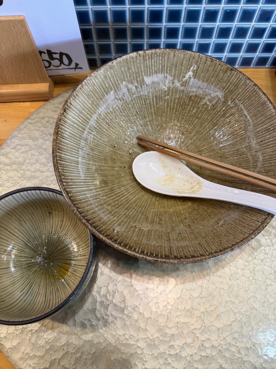 鳴神食堂さん^_^
限定蕎麦『帆立蕎麦』
玉子かけご飯😋
昨日食べた帆立蕎麦があまりにも美味しすぎたので予定変更して連日訪問🤗
〆はTKGの帆立雑炊で今日も昇天しました😜
ごちそうさまでした♪