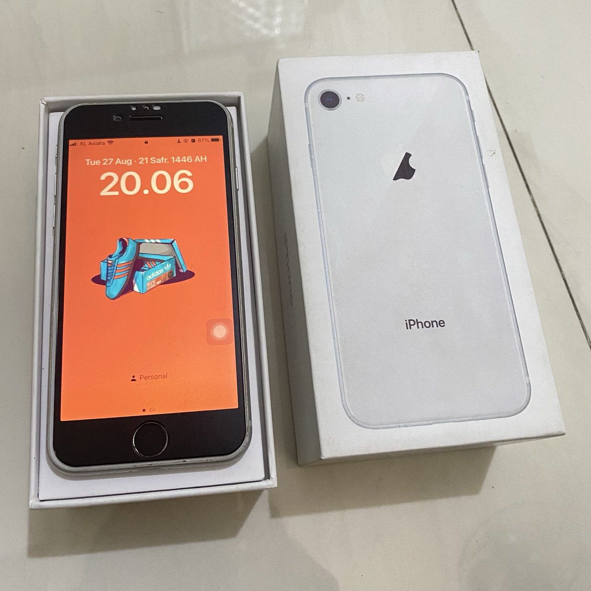 de__setiawan's tweet photo. @hrdbacot #lapakcot iPhone 8 256GB 
Fungsi normal semua
Kelengkapan seperti difoto

Minus baterai pernah ganti 1x, sisanya aman
Baterai Health 80%

Open di 2.4jt aja, lokasi Surabaya
Minat? Silakan DM https://t.co/ddL2FgsPfJ