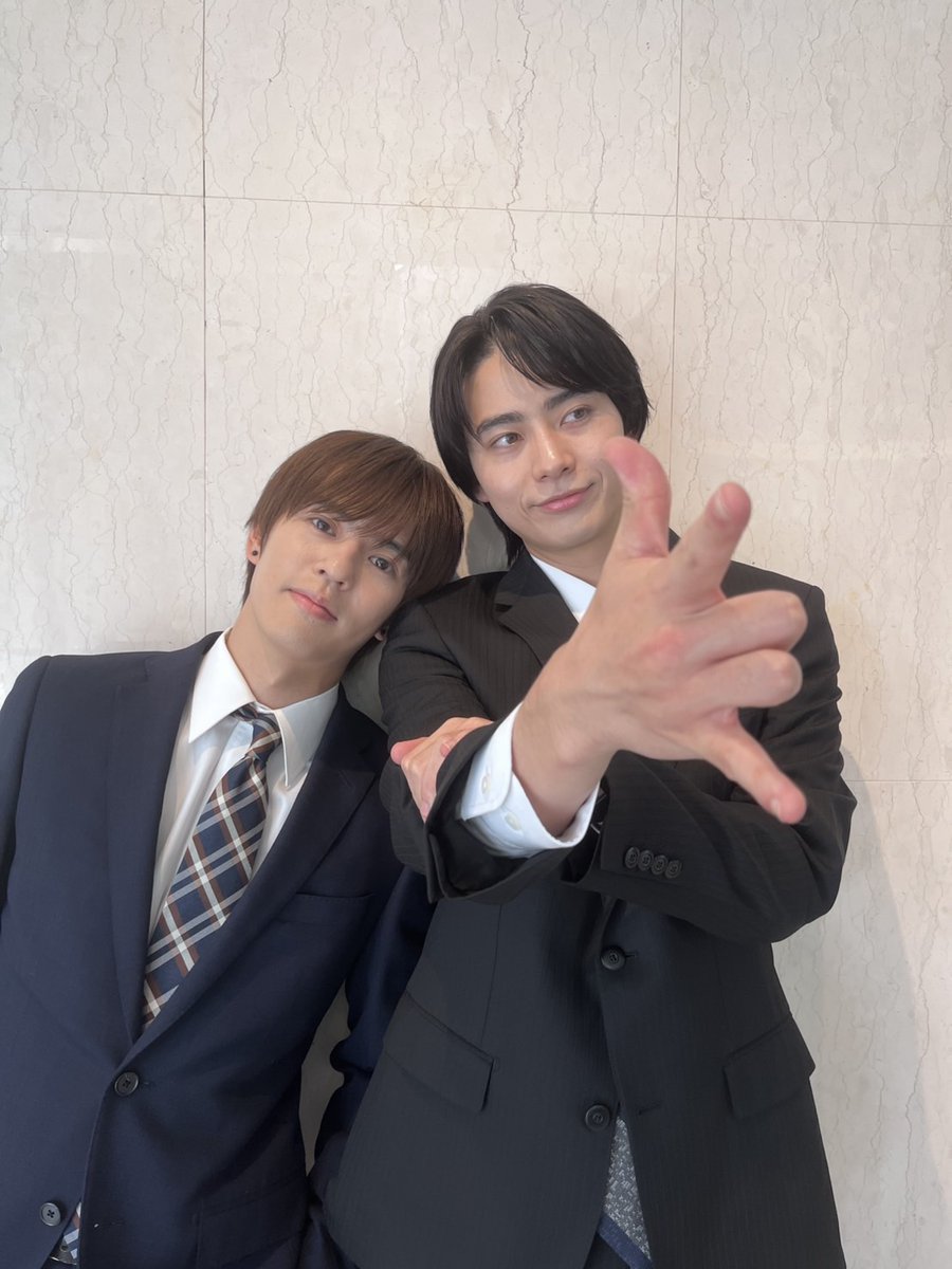 coslover_drama's tweet photo. 𓊆 📸 𓊇

スーツ姿のお二人、いかがでしたか😉？

✍︎ ꙳⋆・
　𝙁𝙊𝘿独占見放題配信
　🔗https://t.co/MtVm15pXn7
　𝙏𝙑𝙚𝙧見逃し配信
　🔗https://t.co/iF5mW0gxsj
　　　　　　　　　　　　　　　　　・⋆꙳

いいねとお気に入り登録も
よろしくお願いします🐈‍⬛🐈💕

#ドラマコスラバ https://t.co/xzjr6TI0bZ