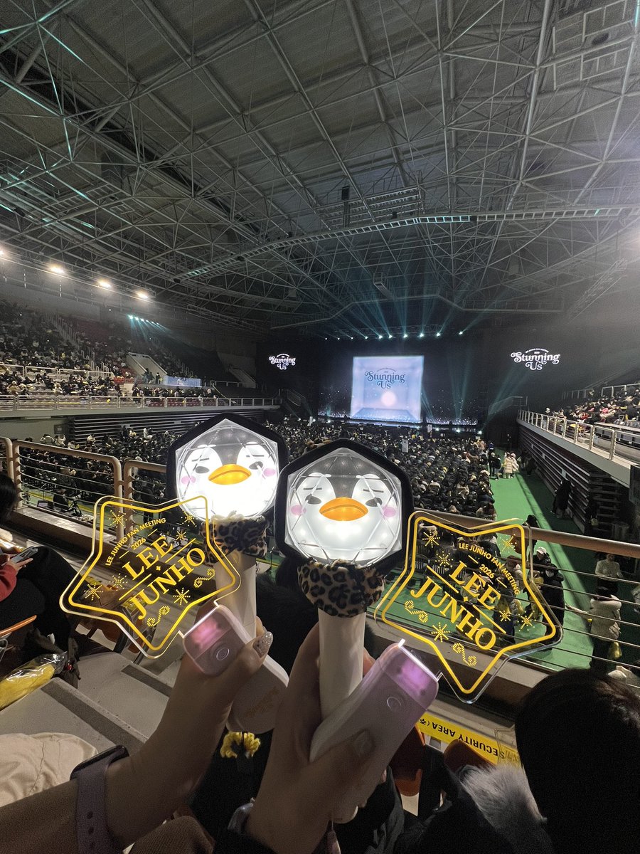 breadlovecho's tweet photo. 1년에 한번 죽지도 ��고 나타나는 휀걸 https://t.co/Y0JcyS4xdU