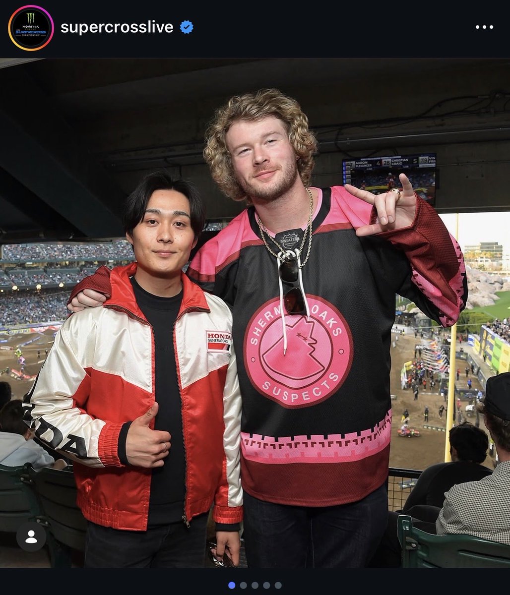 SteveMatthes762's tweet photo. Idk how we got here but I’m here for it 😂 @joshimoda @yunggravy https://t.co/T7hO7dZ01D