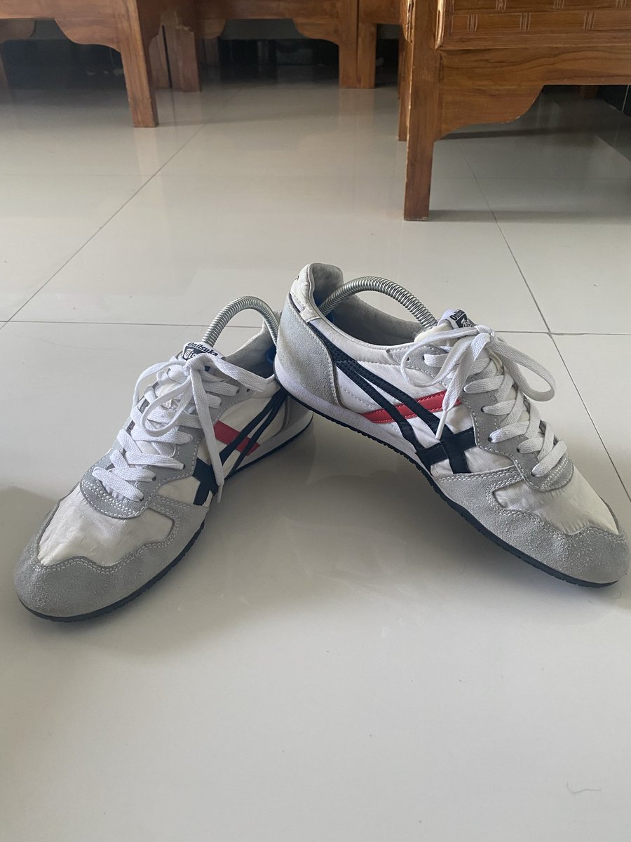 de__setiawan's tweet photo. @hrdbacot WTS Sepatu Onitsuka Serrano size 43 1/3
Open di harga 300k, Lokasi Surabaya #lapakcot https://t.co/lGs4FNQIT2