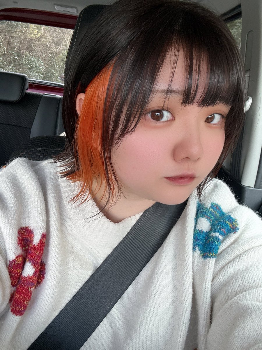 karochi__'s tweet photo. インナーオレンジにしてきた
7キロくらいリバウンドした🐷 https://t.co/alYkHsmiEx