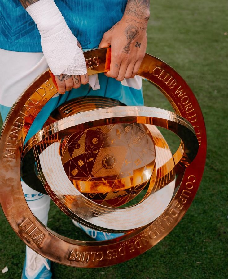 CFCTegaaa's tweet image. After worshipping God, come back and bow before your World Champions