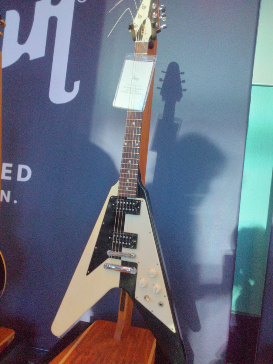 ishibashimusic's tweet image. 【The NAMM Show レポート】
イシバシ楽器スタッフがアナハイムで開催されているThe NAMM Show現地から最新情報をお届け！
Gibson Custom＆USA製品の展示に、何やら気になるモデルが…
今のところ日本国内への入荷は未定ですが…ファンの皆様、続報をお待ちください！
#NAMM
#NAMM2026
#NAMMShow