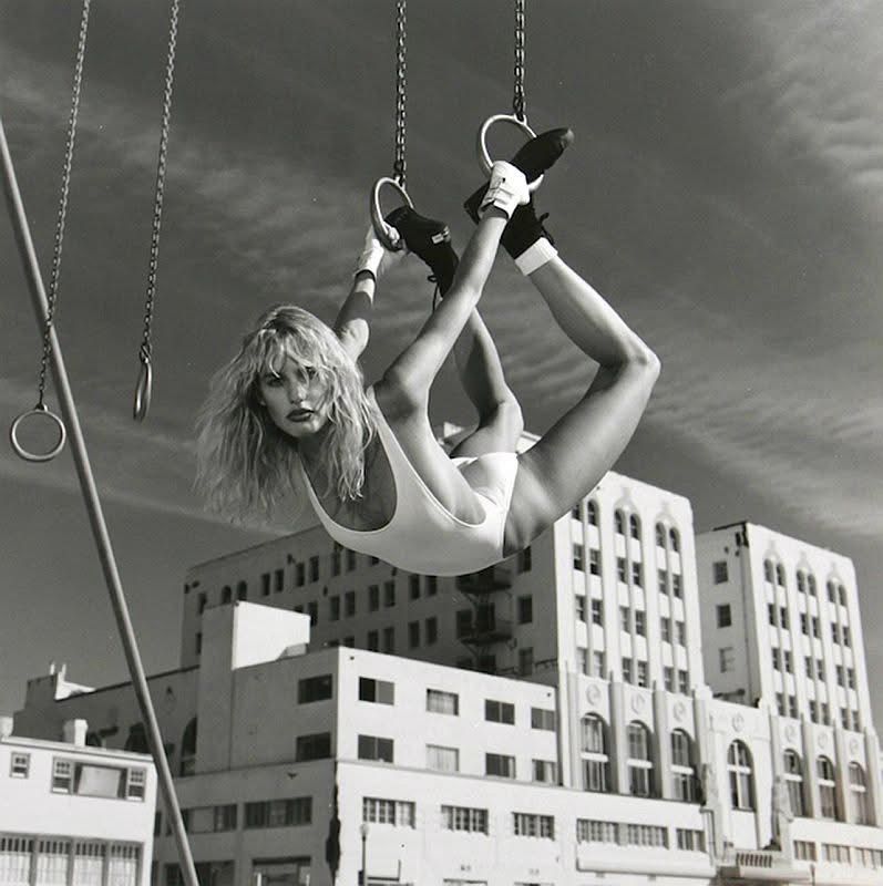 Sunday...❄️
Daryl Hannah 
Helmut Newton 📸