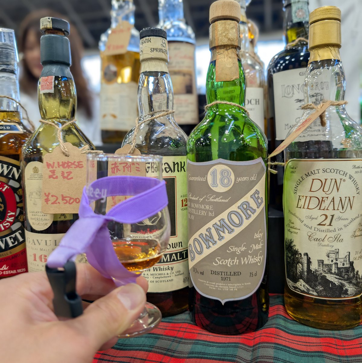 締めの1杯はOMCさんのブースでインタートレードのボウモア18yo。very good!!
