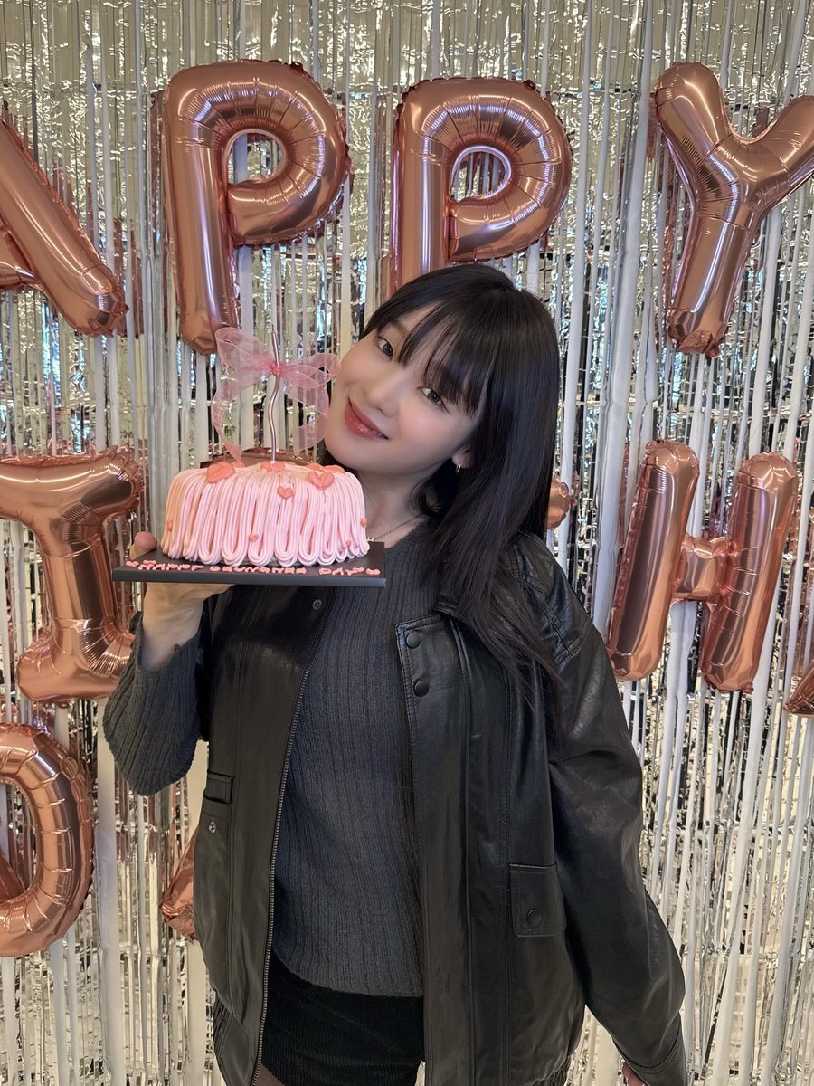 [#OhTimes] 260125 HAPPY SEUNGHEE DAY LIVE 📸 

다시 돌아온 크리들의 다람쥐 대장 승희의 생일 🐿️❣️
올해도 크리들 덕분에 행복한 생일을 보냈어요 💚
마지막으로 다 같이 외쳐볼까요? 하나 둘 셋
💚 현승희 오사내사영사 💚

#오마이걸 #OHMYGIRL #OMG #승희
#HAPPYSEUNGHEEDAY