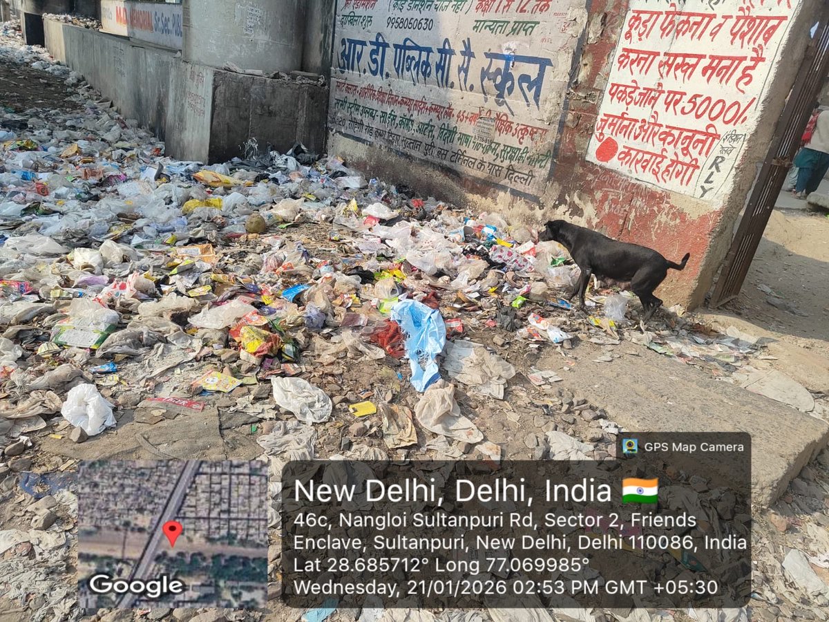 Nirmala54144951's tweet photo. 📍नांगलोई सुल्तानपुरी रोड, दिल्ली

यह कोई कूड़ाघर नहीं बल्कि रिहायशी इलाका है। चारों तरफ कचरा, बदबू और बीमारियों का खतरा।
प्रशासन कब जागेगा? सफाई कब होगी ?

@AnilAnand45491  @MCD_Delhi @DelhiGovt @LtGovDelhi @MSSODeepakRana @dhananjai02 @ManavadhikarO @SBM_MCD https://t.co/63h9CKZJ1B