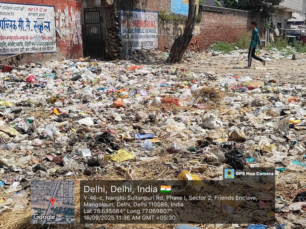 Nirmala54144951's tweet photo. 📍नांगलोई सुल्तानपुरी रोड, दिल्ली

यह कोई कूड़ाघर नहीं बल्कि रिहायशी इलाका है। चारों तरफ कचरा, बदबू और बीमारियों का खतरा।
प्रशासन कब जागेगा? सफाई कब होगी ?

@AnilAnand45491  @MCD_Delhi @DelhiGovt @LtGovDelhi @MSSODeepakRana @dhananjai02 @ManavadhikarO @SBM_MCD https://t.co/63h9CKZJ1B