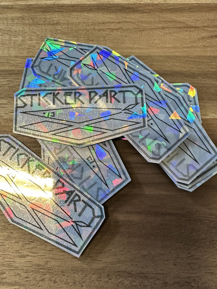 シール交換会に参加の20名に限定ホログラムステッカーあげるよ〜！早い