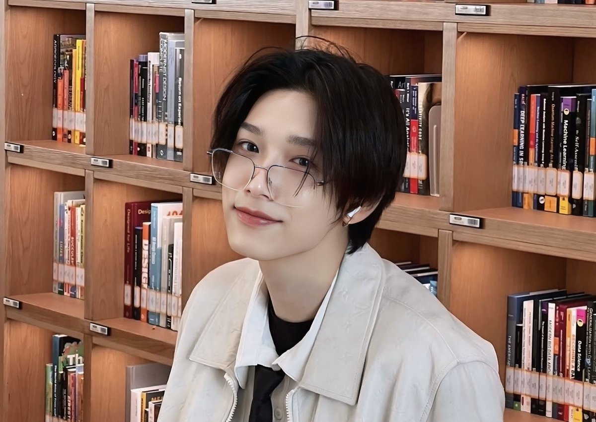 onelnworld's tweet image. คิดถึงยัยเนิร์ด เดี๋ยวนี้ไม่ใส่แว่นเยยย