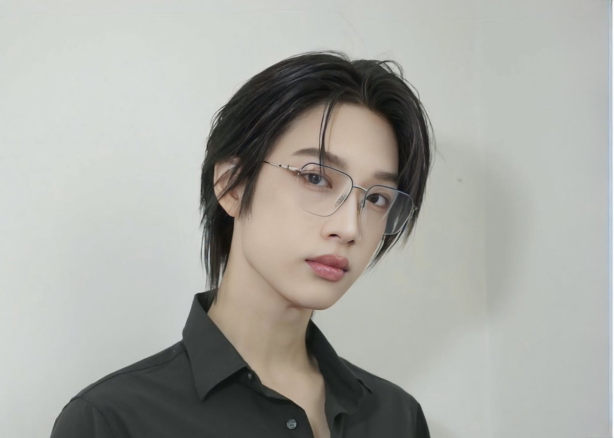 onelnworld's tweet image. คิดถึงยัยเนิร์ด เดี๋ยวนี้ไม่ใส่แว่นเยยย