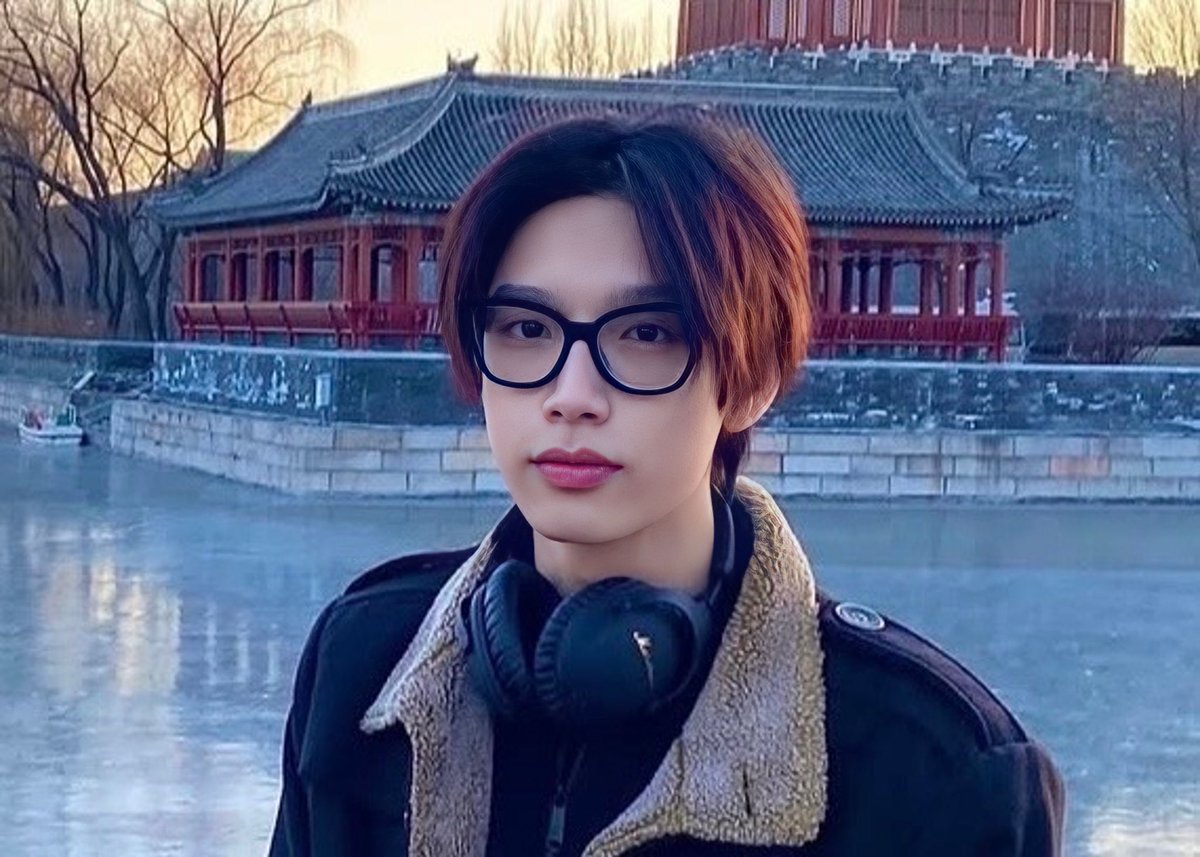 onelnworld's tweet image. คิดถึงยัยเนิร์ด เดี๋ยวนี้ไม่ใส่แว่นเยยย