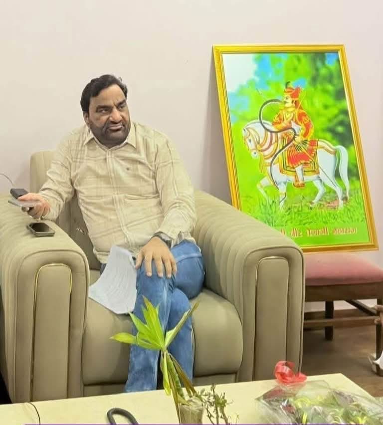 आज नागौर सांसद आदरणीय श्री हनुमान बेनीवाल जी के जन्मदिवस के अवसर पर दूदू विधानसभा के एक दर्जन से अधिक गाँव आरएलपी की सदस्यता ग्रहण करेंगे । 
#HBDHanumanBeniwal