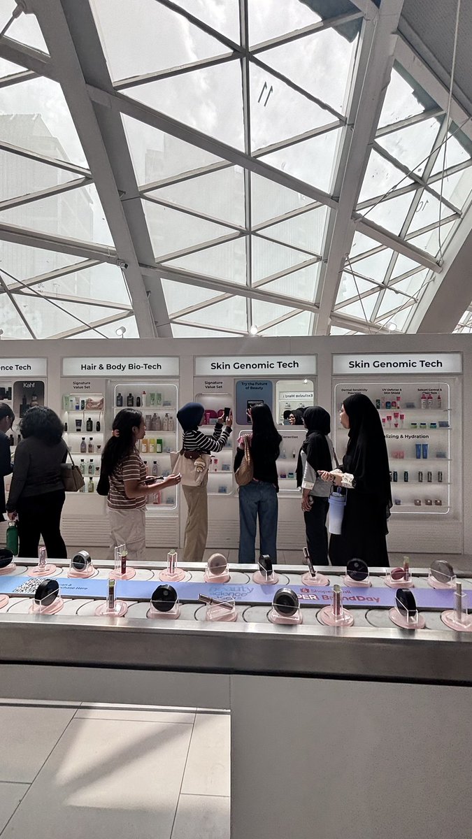 BST_ParagonCorp's tweet photo. Belanja di BST duluuuuππ seru banget karena banyak produk yang baru launch dan PROMONYA MANTAAPPP
#BeautyScienceTech #OfficialBST #BST2026 https://t.co/FSNdLKOMRf