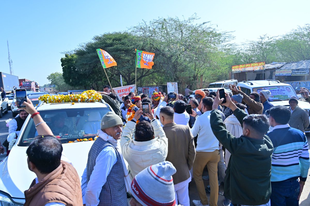 Lalaramband's tweet photo. जिला पुनर्गठन का नायक – केके विश्नोई की आज धोरीमना में धन्यवाद सभा है 

#धन्यवाद_केके_विश्नोई https://t.co/f04Gj8M7O2