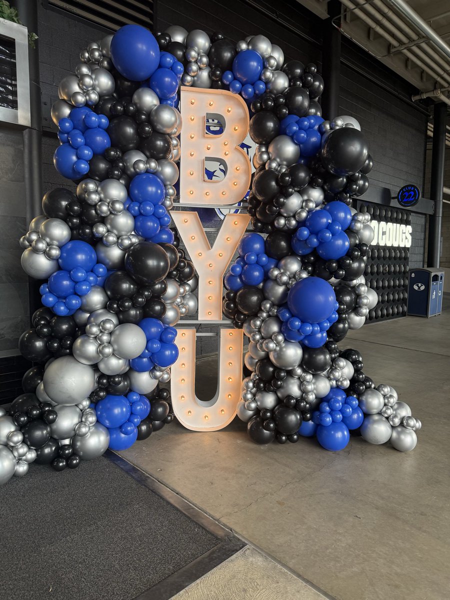 SamiuTaukiuvea's tweet photo. I want to thank @BYUFBRecruiting for the hospitality at Junior Day. Appreciate the inspiration shared by Coach @kalanifsitake, good food, reconnecting w/ coaches &amp; watching the basketball game. Thank you @BYUfootball! 

@BYU_CoachJustin @coachsolovi @Coach_Brown5 https://t.co/7SjngrdkGc