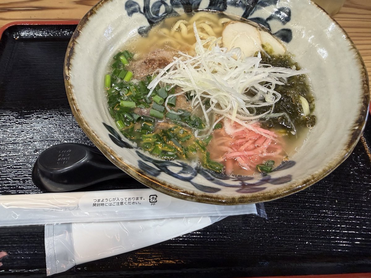 お昼はソーキそば
うまい！