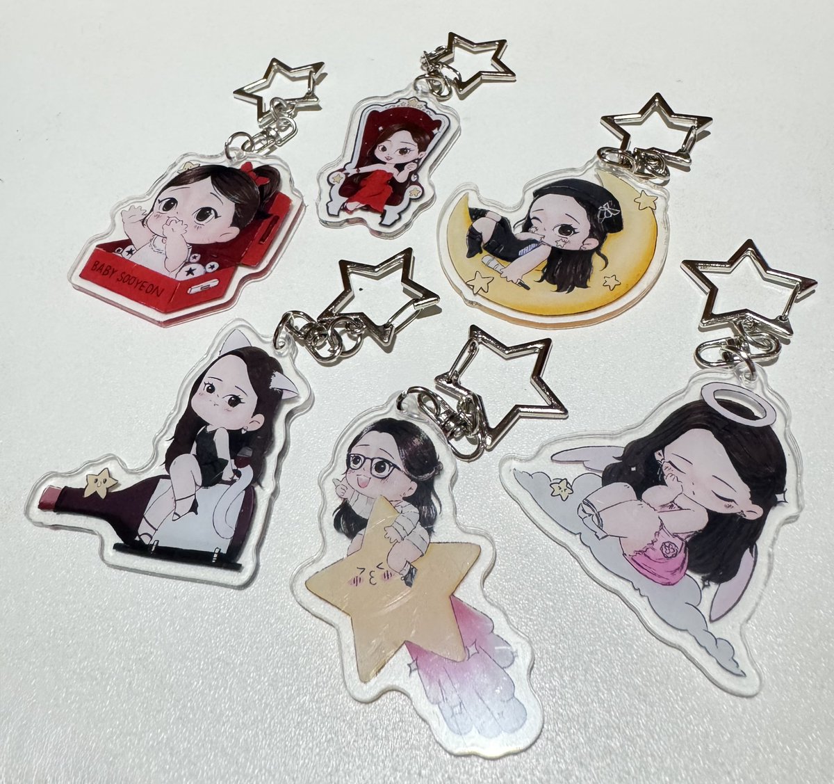 ตัวอย่าง cardholder กับ พวงกุญแจ มาแล้วค้าบ
ใครสนใจตัวไหนกดได้เลยน้าา (จัดส่งวันพรุ่งนี้คับ🫡)