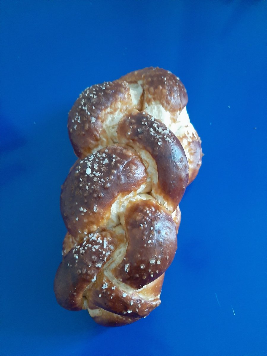 Wieder einmal von unserer jüdischen Quartierbäckerei
<a href="/gerhardpfister/">Gerhard Pfister 🤍💙💛</a> <a href="/nicolebarandun/">Nicole Barandun</a> <a href="/JosefWiederkehr/">Josef Wiederkehr</a> <a href="/BirgitOstertag/">Birgit Ostertag</a> <a href="/patrickjauch/">Patrick Jauch</a> <a href="/NeuhausC/">@Neuhausc</a> <a href="/Blitzsche/">Daniel Fritzsche</a> <a href="/michaelzeugin/">Michael Zeugin</a> <a href="/harrybruppacher/">Harry Bruppacher</a> <a href="/hjboesch/">Hans-Jakob Boesch</a> <a href="/FlurinCapaul/">Flurin Capaul</a> <a href="/CavegnReto/">Reto Cavegn</a> <a href="/F_Leutenegger/">Filippo Leutenegger</a> <a href="/themattmueller_/">Matthias P. A Müller</a> <a href="/DieMitte_ZH/">Die Mitte Kt. Zürich</a> <a href="/fdp_zh/">FDP Kanton Zürich</a>