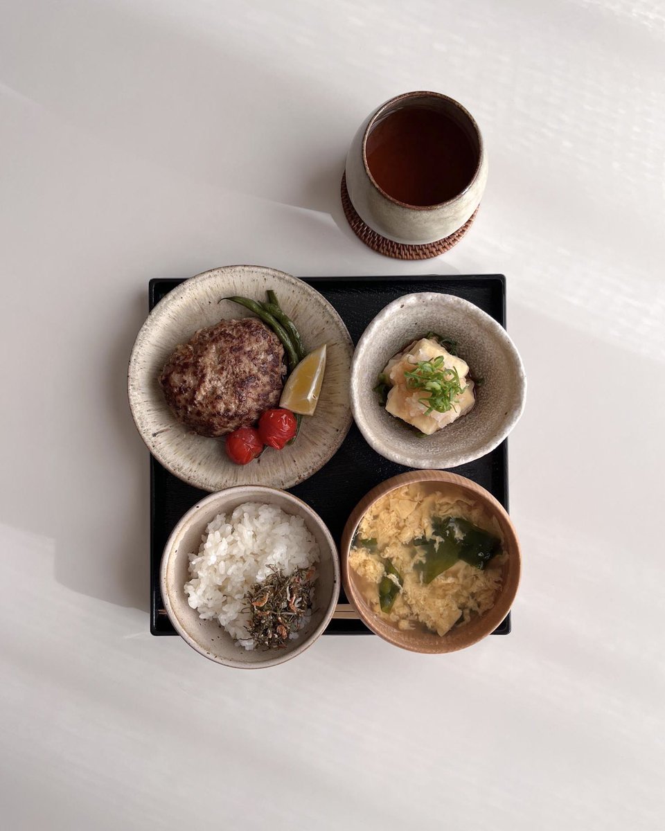__konchikuwa_'s tweet photo. お定食 https://t.co/bvdOiPI9o7