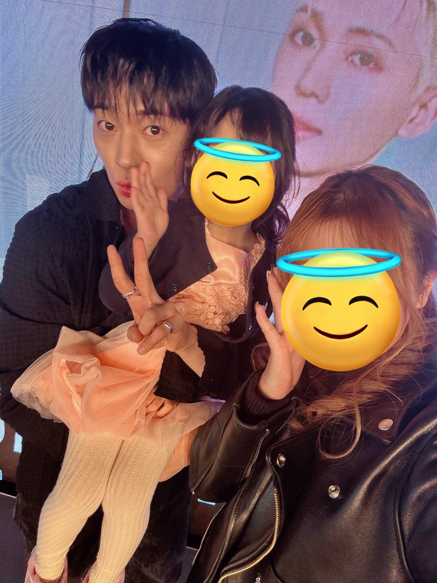 手が😂😂
すきっっっっ🫰🫰
ほっぺたこねくりまわされてた🤣