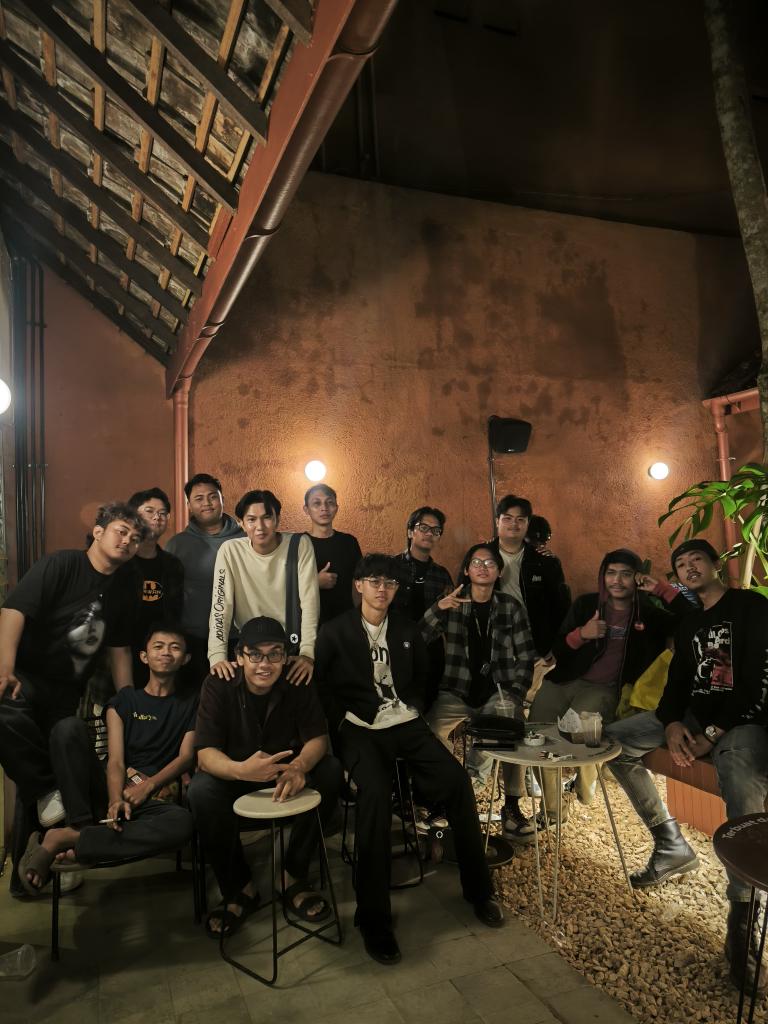 raditheozeo's tweet image. #NgopLy