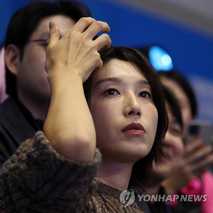 얼굴 무슨일이야