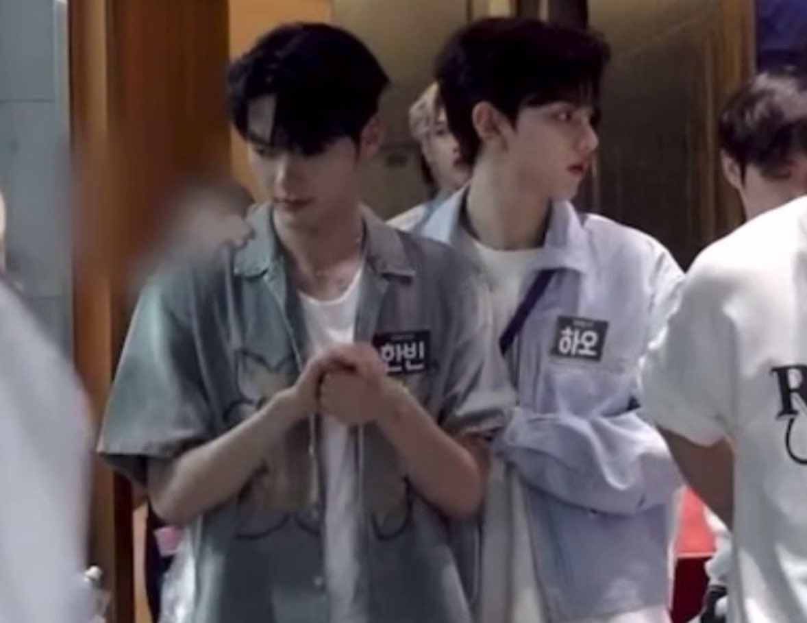 gyusnack's tweet image. the wife grip goes strong